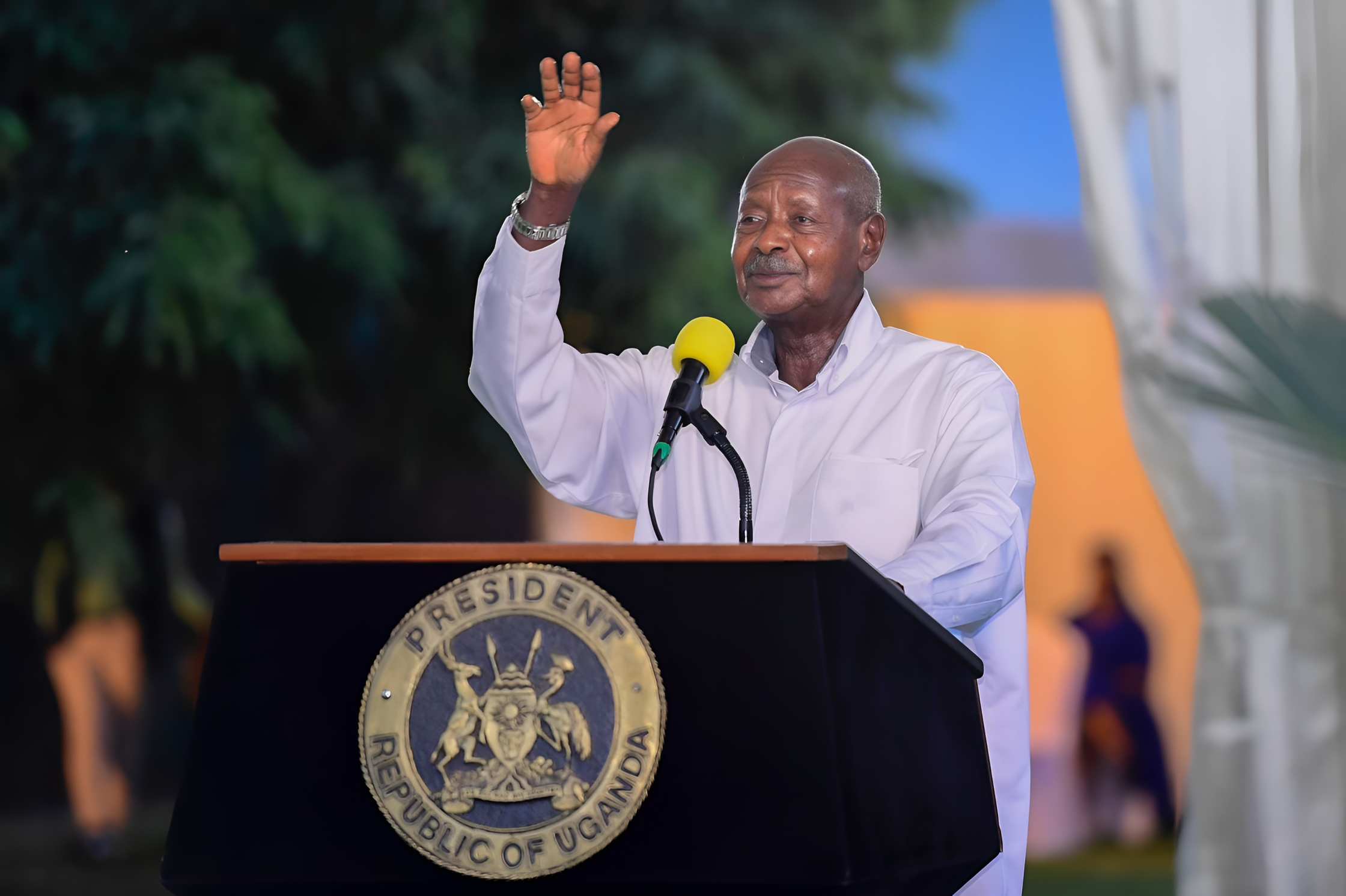 Museveni unveils locally-made firefighting vehicle 'Muliro Eater' to foreign envoys