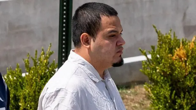Salvadoran man faces deportation to Uganda after US jail release