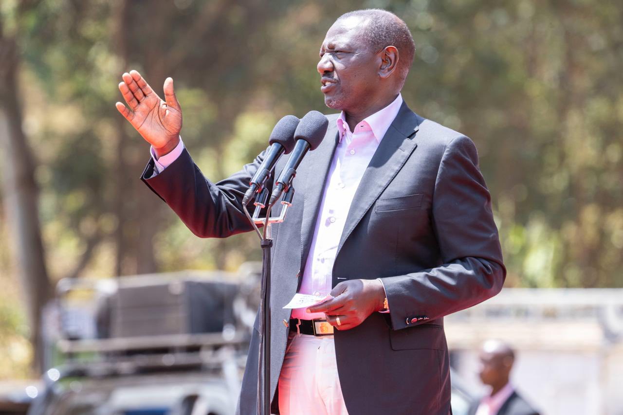 Ruto urges youth to register as voters, warns against early campaigns