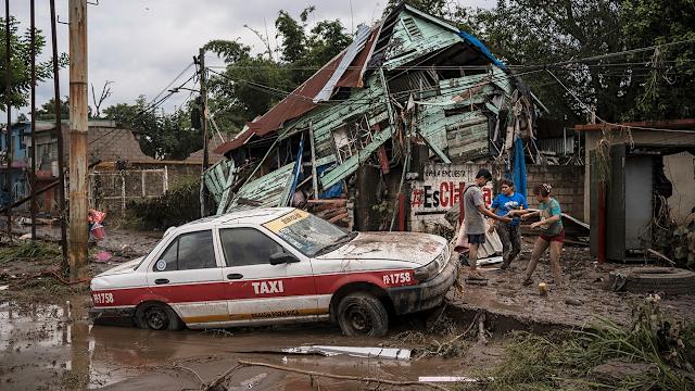 Floods trap people in cars in Spain's Catalonia region