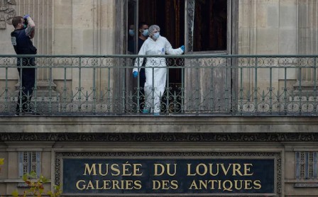 Louvre museum director resigns months after high-profile heist