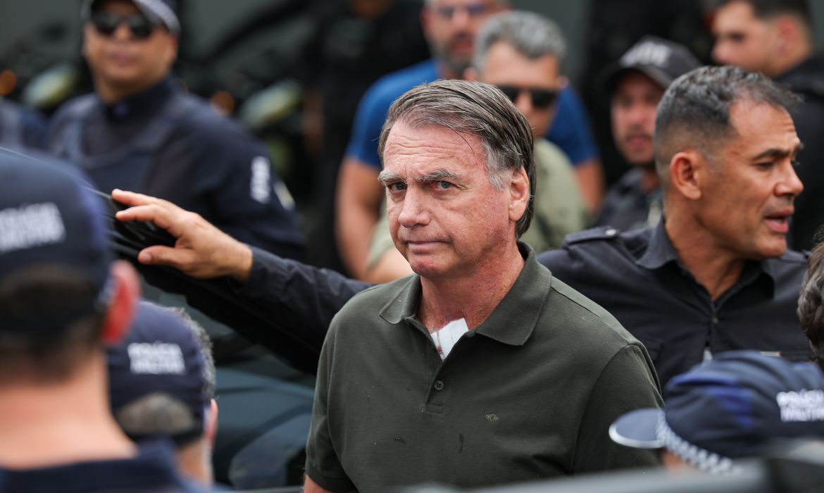 Jair Bolsonaro arrested after being deemed a flight risk