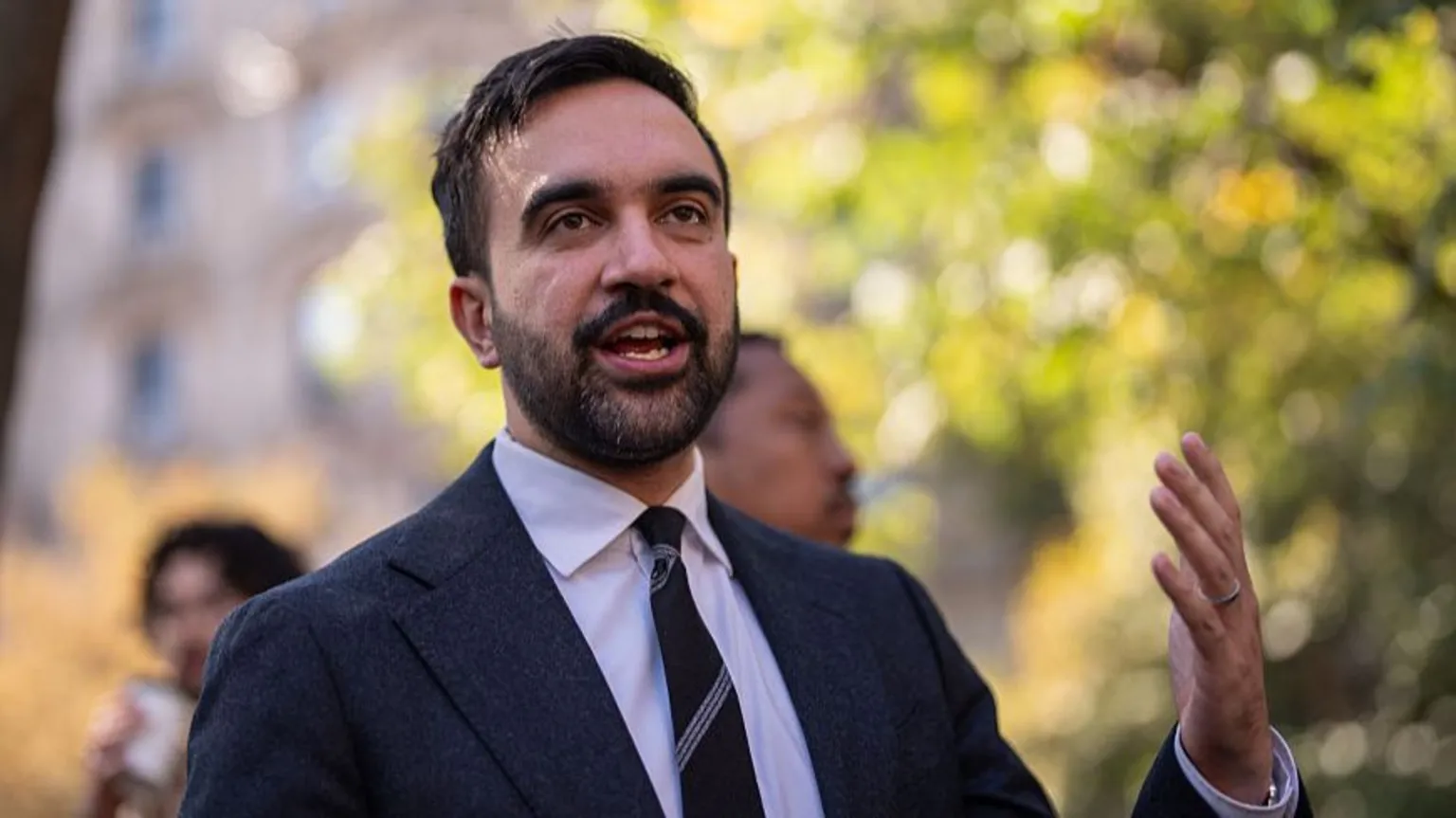 Trump steps into New York race, urges support for Cuomo over Mamdani