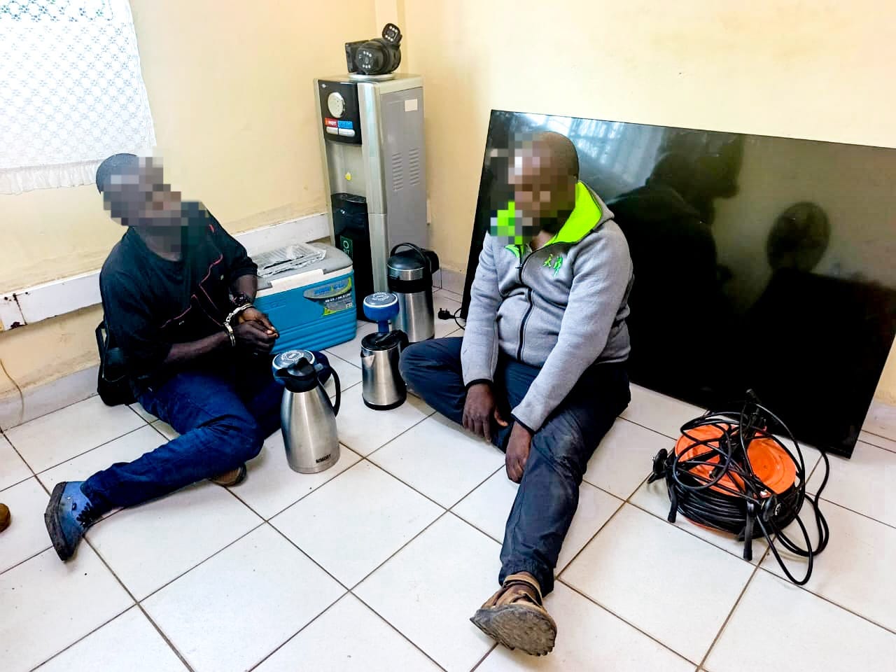 Police arrest two suspected burglars in Kisumu, recover stolen electronics