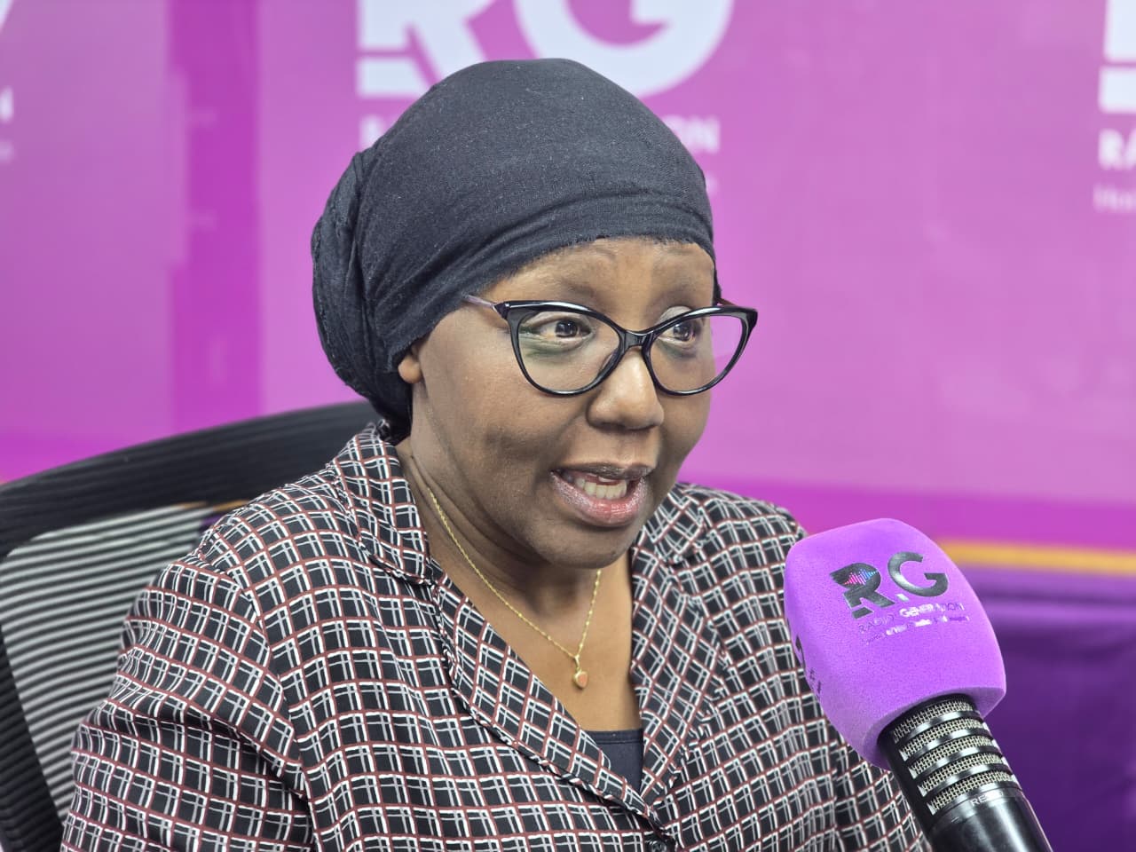 Alzheimer's expert warns isolation, illness, medication increase dementia risk