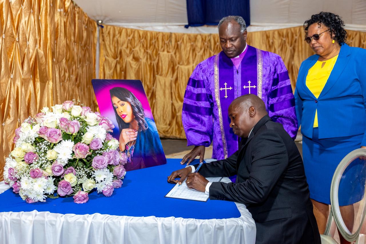 Deputy President Kithure Kindiki signs condolence book on Thursday during the burial service of renowned gospel musician Betty Bayo at Ndumberi Stadium in Kiambu County/DPCS