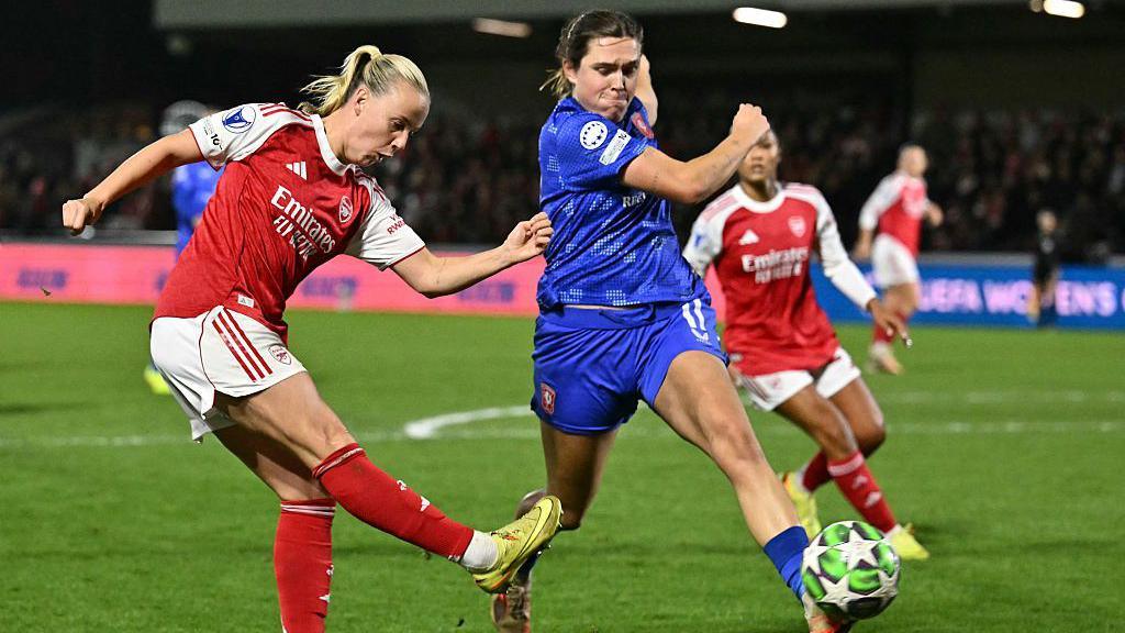 Arsenal edge through despite lacklustre display