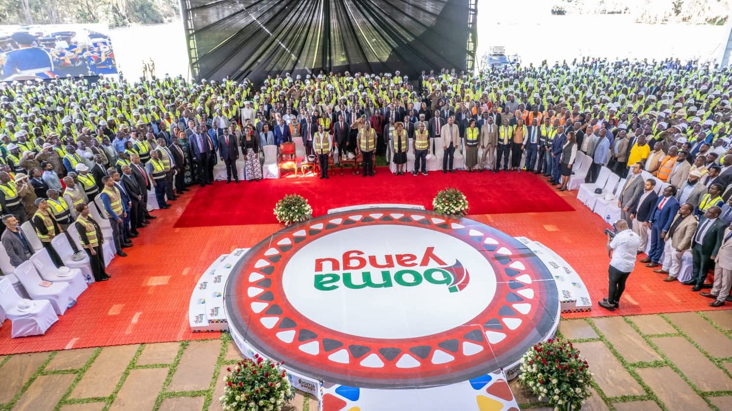 [PHOTOS] President Ruto meets housing programme interns at State House