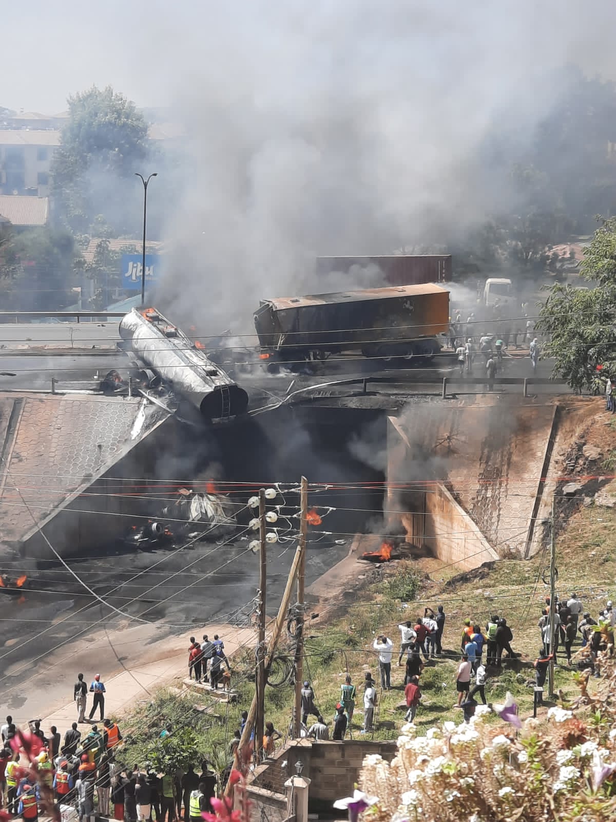 At least one person dead as fuel tanker blaze shuts Southern Bypass