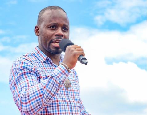 Senator Kajwang' reacts to Magwanga resignation, calls it a "disappointing divorce"