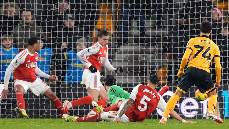 Arsenal surrender 2-0 lead at Wolves, could this have handed EPL title to Manchester City?