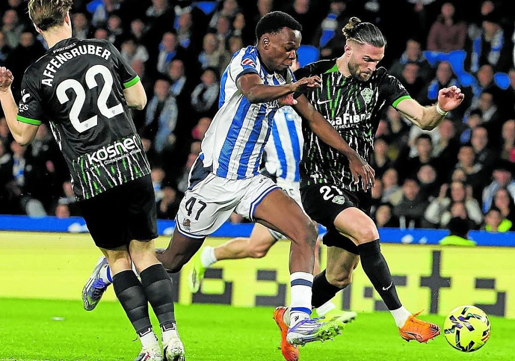 Benni McCarthy, Nacho Monreal hail Job Ochieng’s La Liga bow