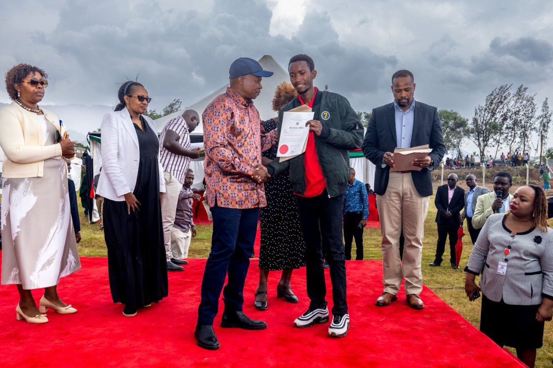 Maai Mahiu flood victims receive 2-acre plots, cash, and land