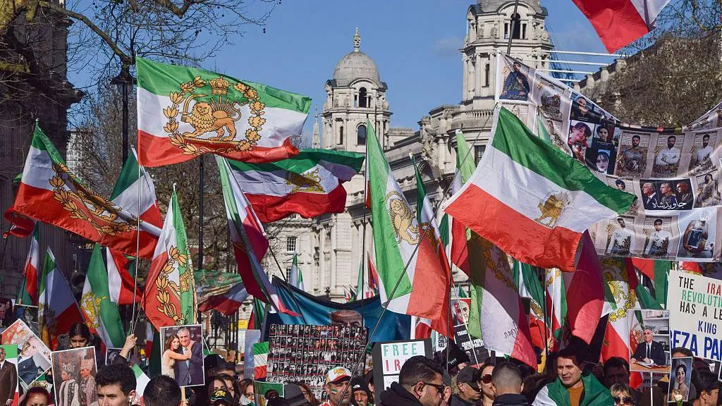 Hundreds of thousands join Iran protests around the world