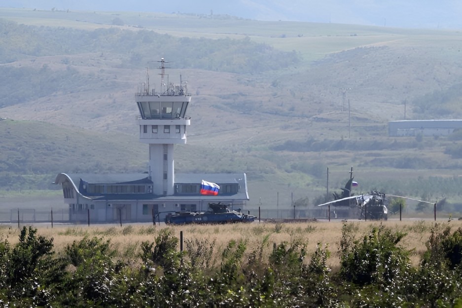 Iranian drones hit Azerbaijan airport