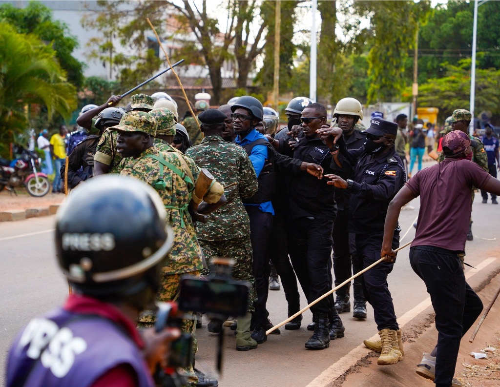 Bobi Wine claims 9 police officers dismissed for allegedly helping him escape from his residence