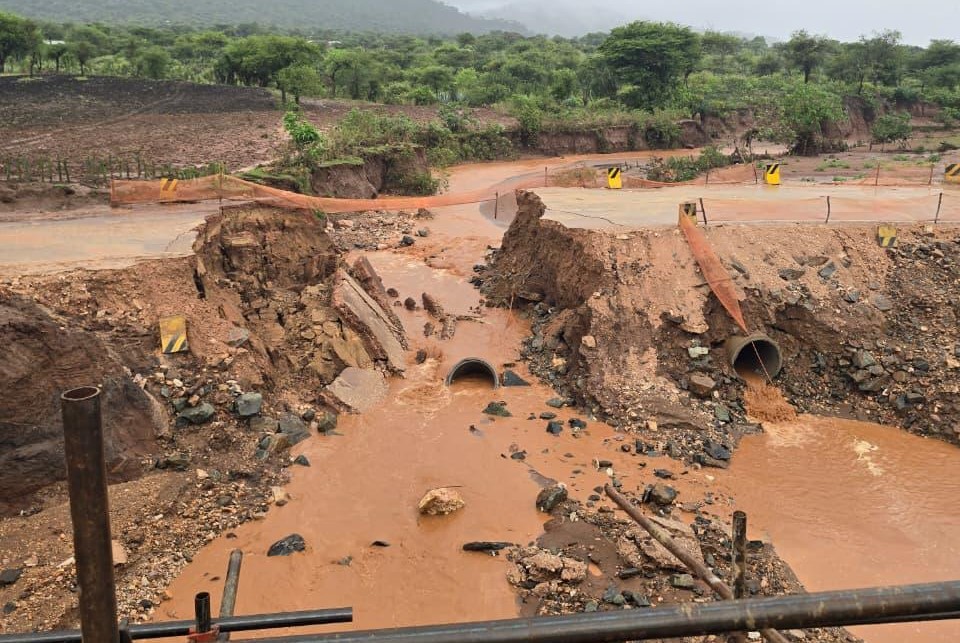 KeNHA urges caution as Kitale-Morpus Road cut off by floods