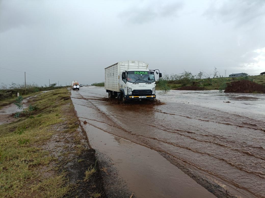KeNHA warns motorists as floods disrupt Mai Mahiu–Suswa–Narok road