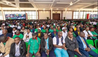 44,000 junior school interns threaten strike over confirmation row