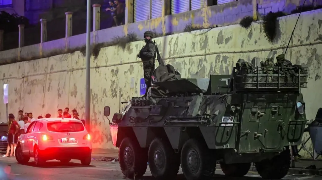 Spain deploys troops after thousands swim into Ceuta from Morocco