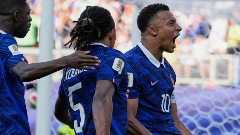 Mbappé in racial spat with Paraguayan female senator