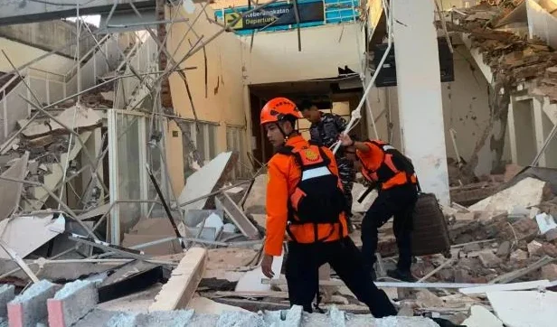 One dead, four injured after 7.7-magnitude earthquake hits Indonesia