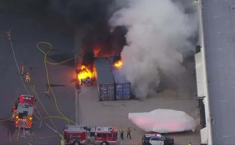 Three dead as NBC Los Angeles news helicopter crashes in Chatsworth