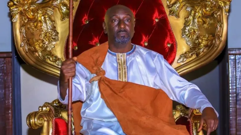 Edward Kijanangoma crowned Tooro king amid family succession row