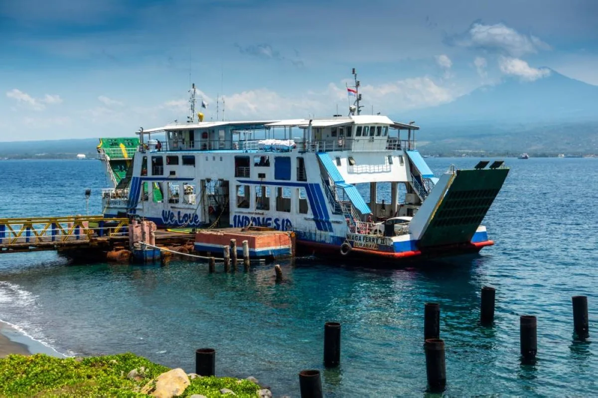 Java Sea ferry tragedy: One dead, 102 rescued as search continues