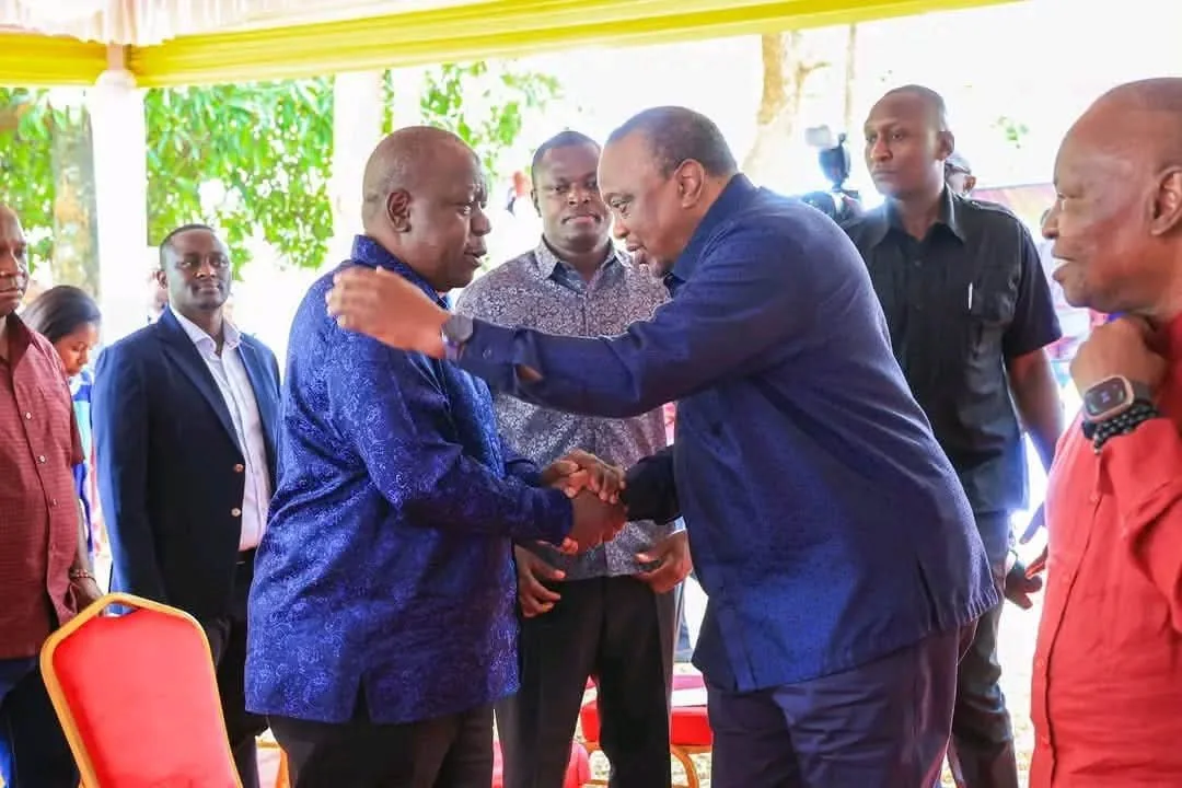 Uhuru turns Ruto’s ‘Sponyo’ jibe into light moment at Murang’a funeral