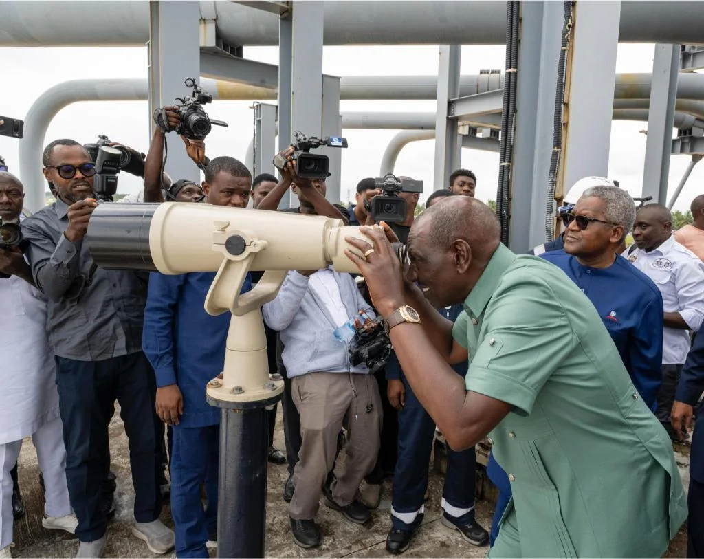 Ruto tours Dangote plant as Kenya prepares to break ground on Lamu refinery