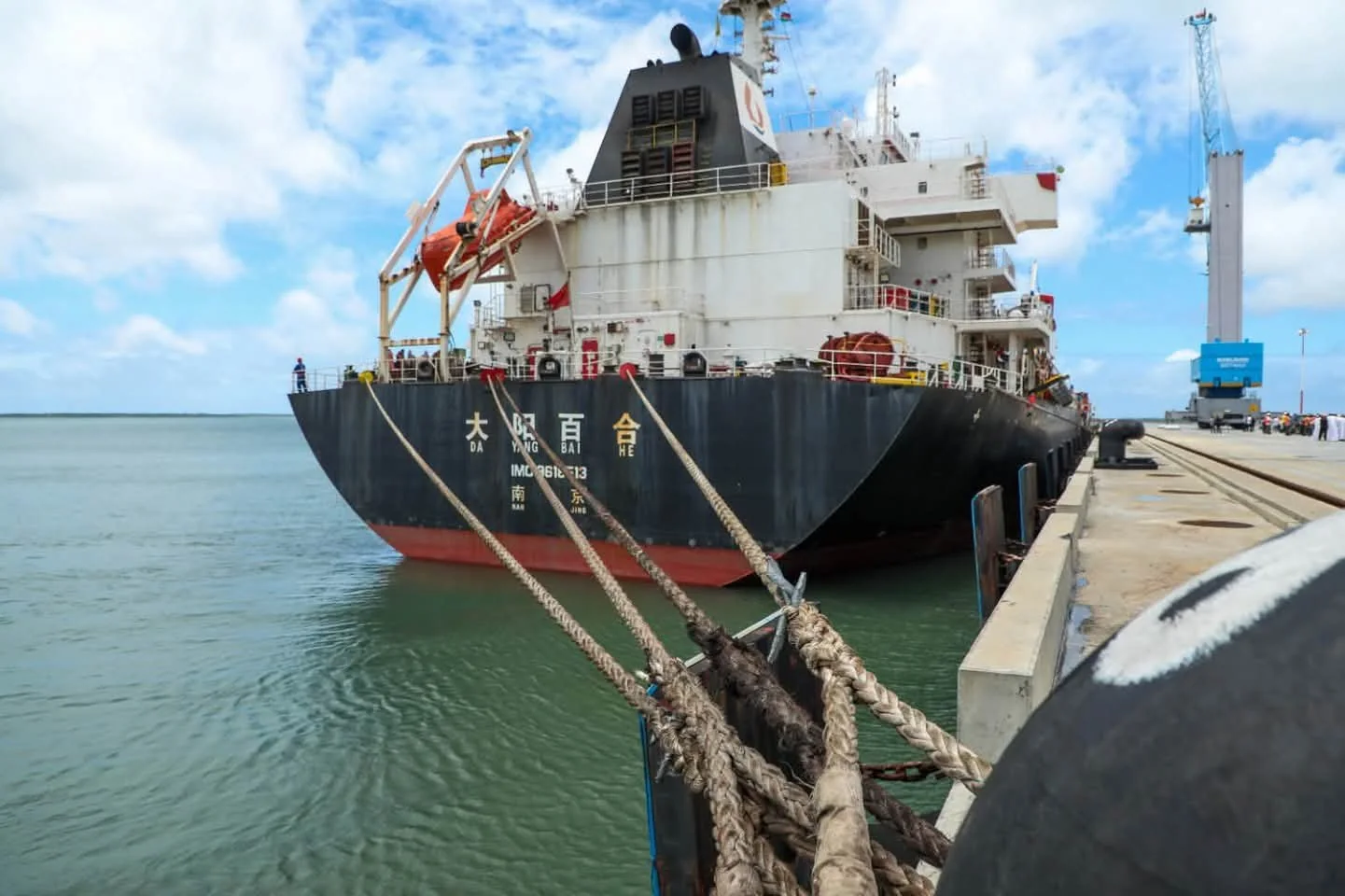 Lamu Port receives heavy machinery for Dangote refinery project