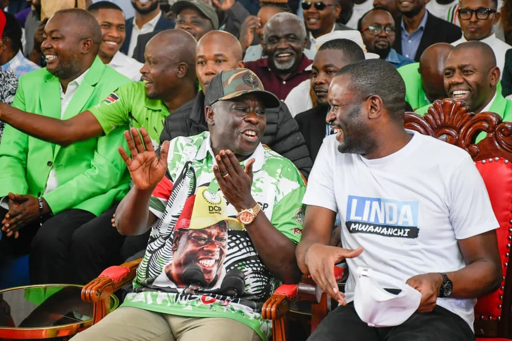 DCP Party Leader, Rigathi Gachagua(L) and Linda Mwananchi Party Leader Edwin Sifuna during the launch of Linda Mwananchi's headquarters in Lavington, Nairobi, on Friday, October 30.
