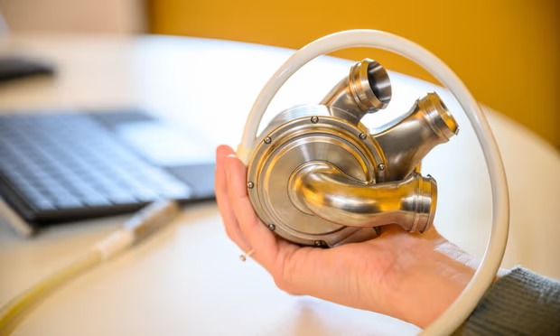 Australian man survives 105 days with artificial heart