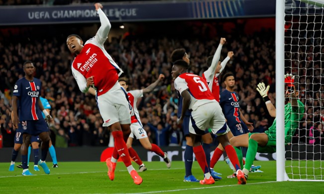 UEFA Champions League: Arsenal host PSG with final place beckoning