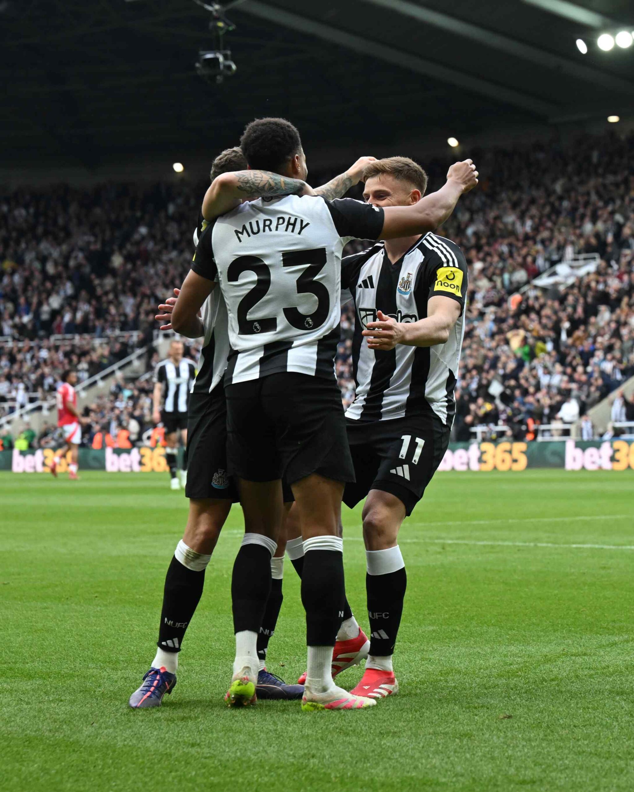 Newcastle move to fourth after 4-1 demolition of sorry Manchester United