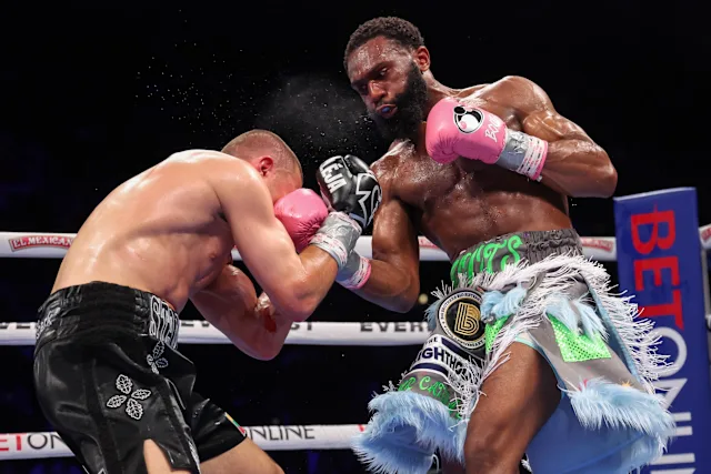 Boxing: Undefeated Ennis knocks out Stanionis to win IBF and WBA titles