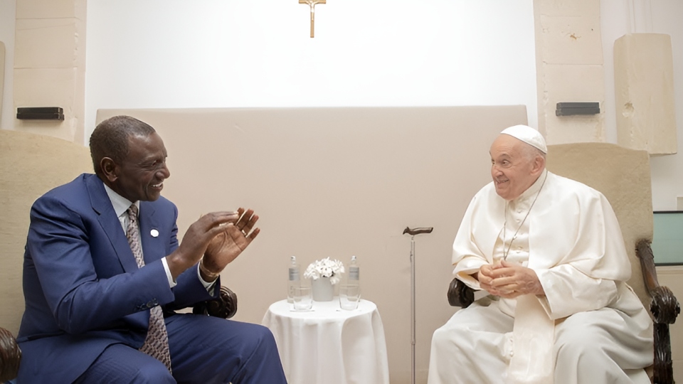 Ruto joins Kenyans in mourning Pope Francis