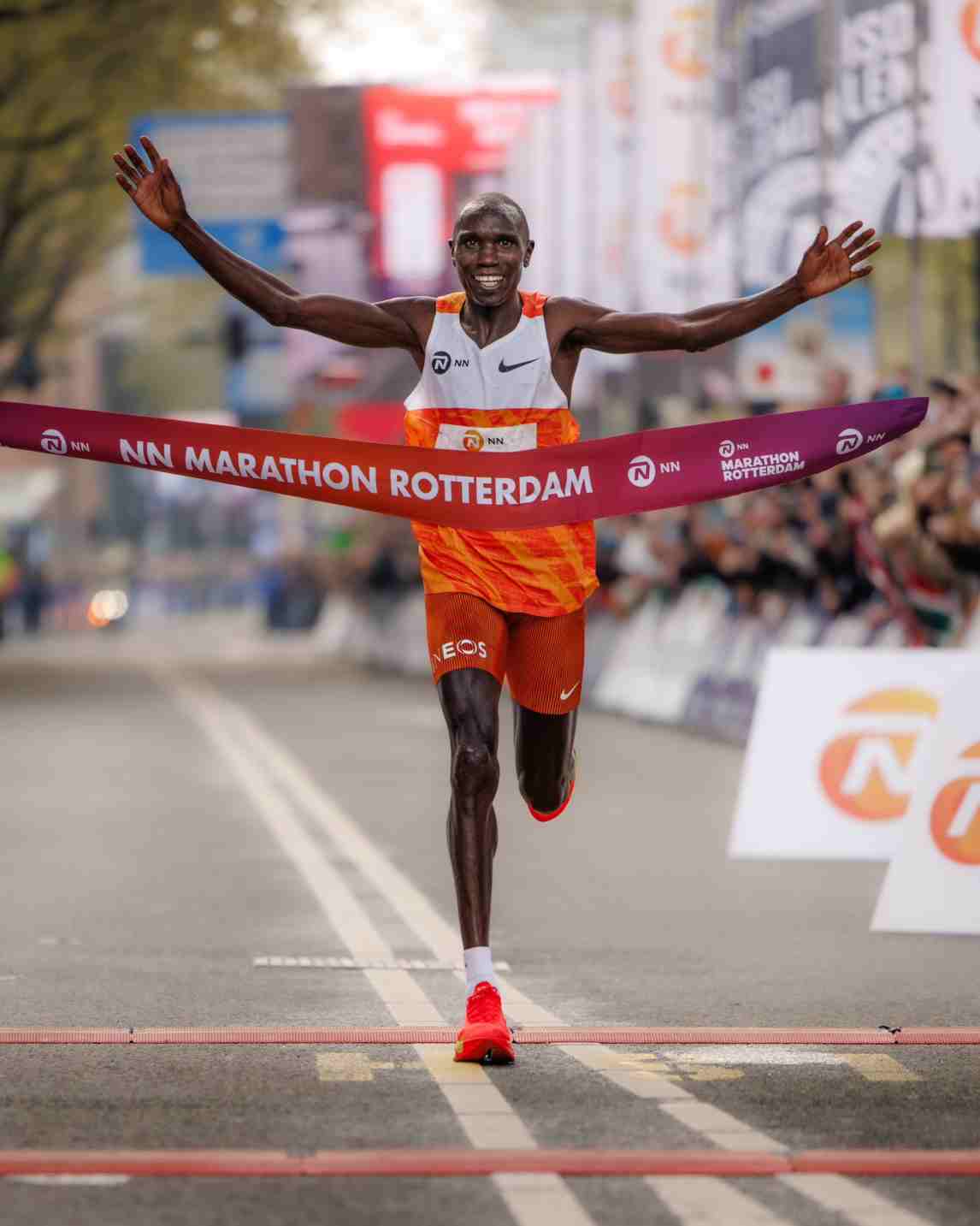 Marathon: Biwott wins in Paris, Kamworor victorious in Rotterdam, Kosgei dominates Zurich
