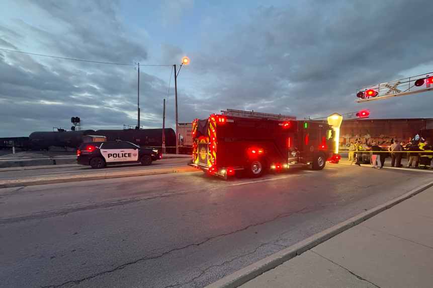 Ohio train hits pedestrians, leaving 2 dead