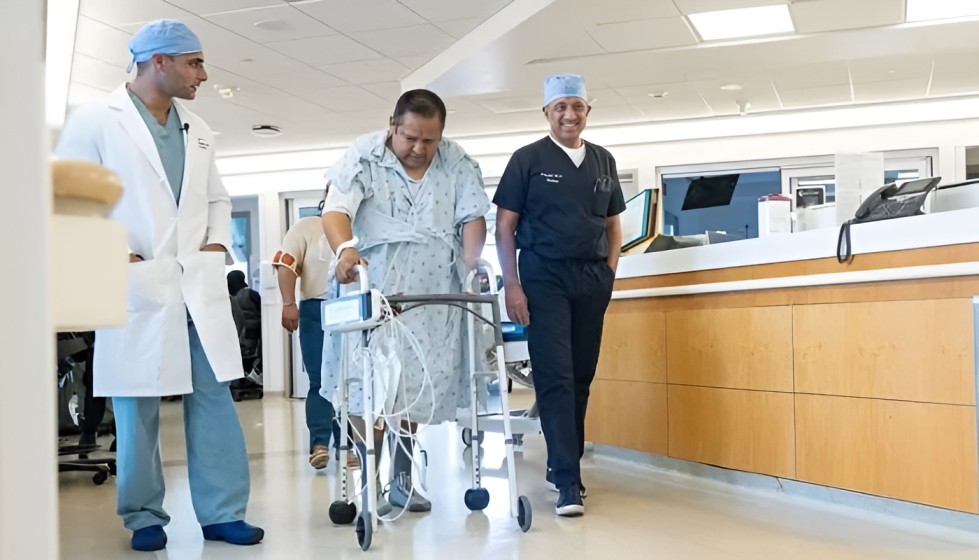 U.S. doctors perform world’s first human bladder transplant