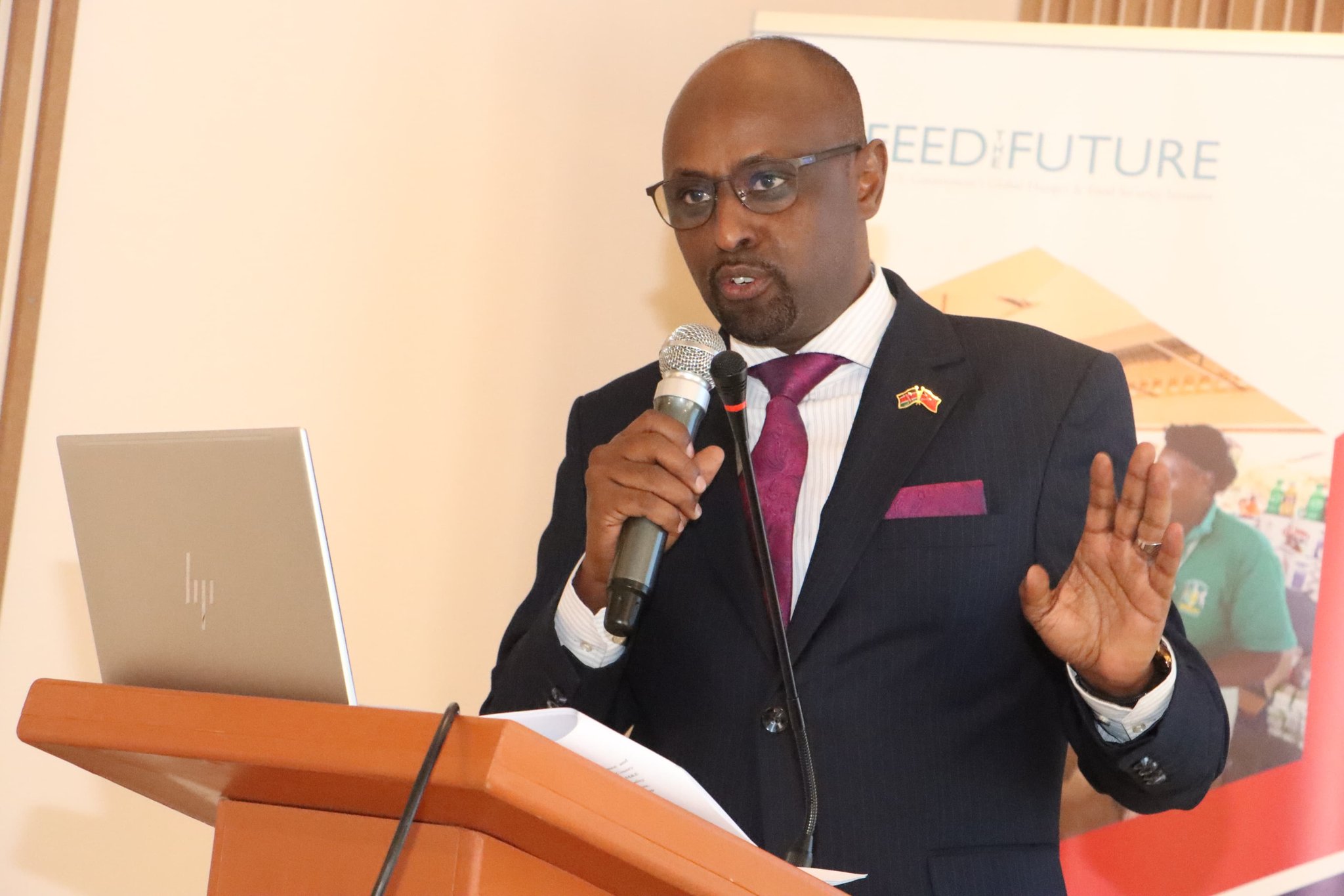 Mandera Deputy Governor takes over as Mohamed leaves for Hajj