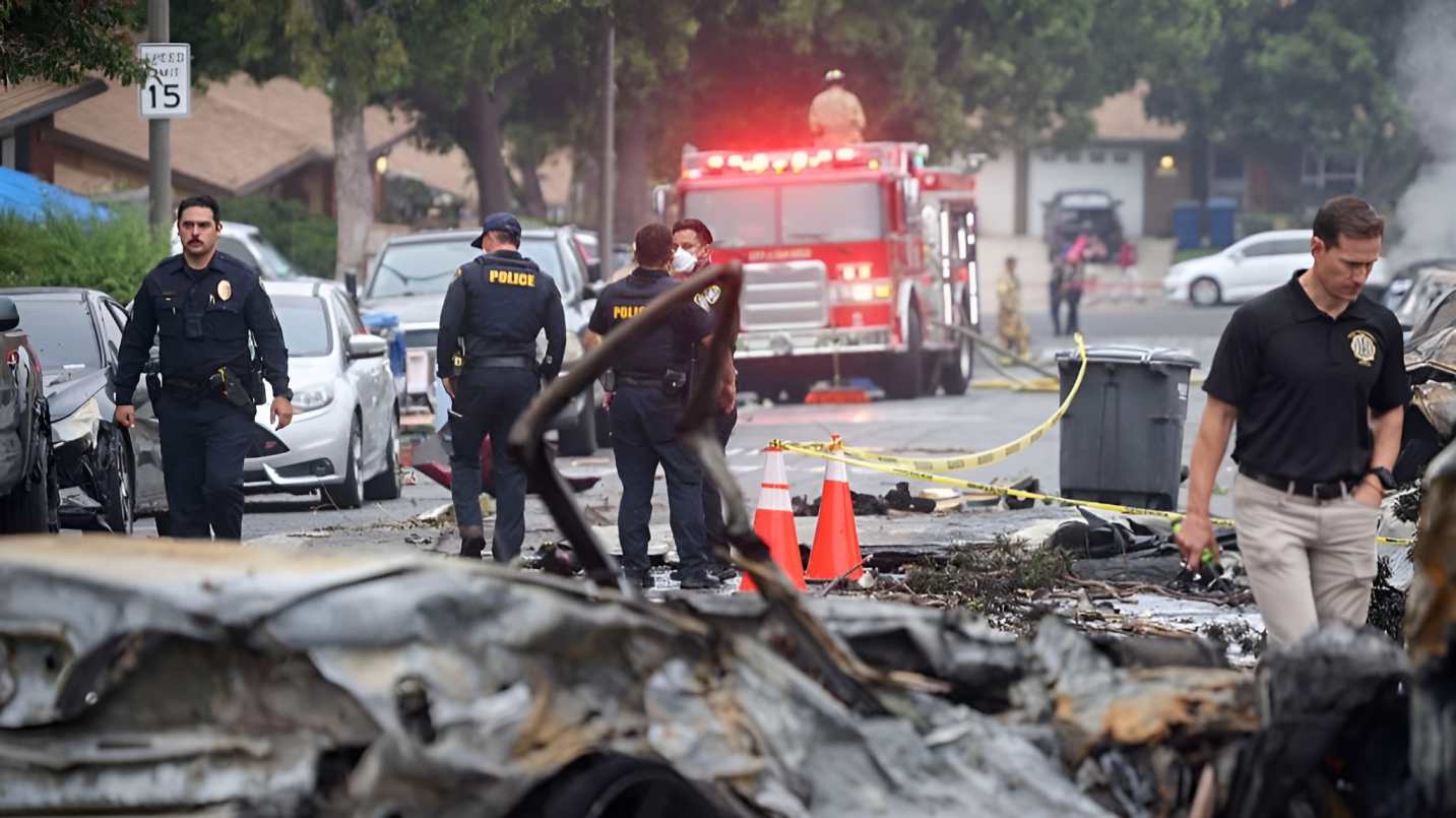 Plane crashes into homes near San Diego airport, killing several