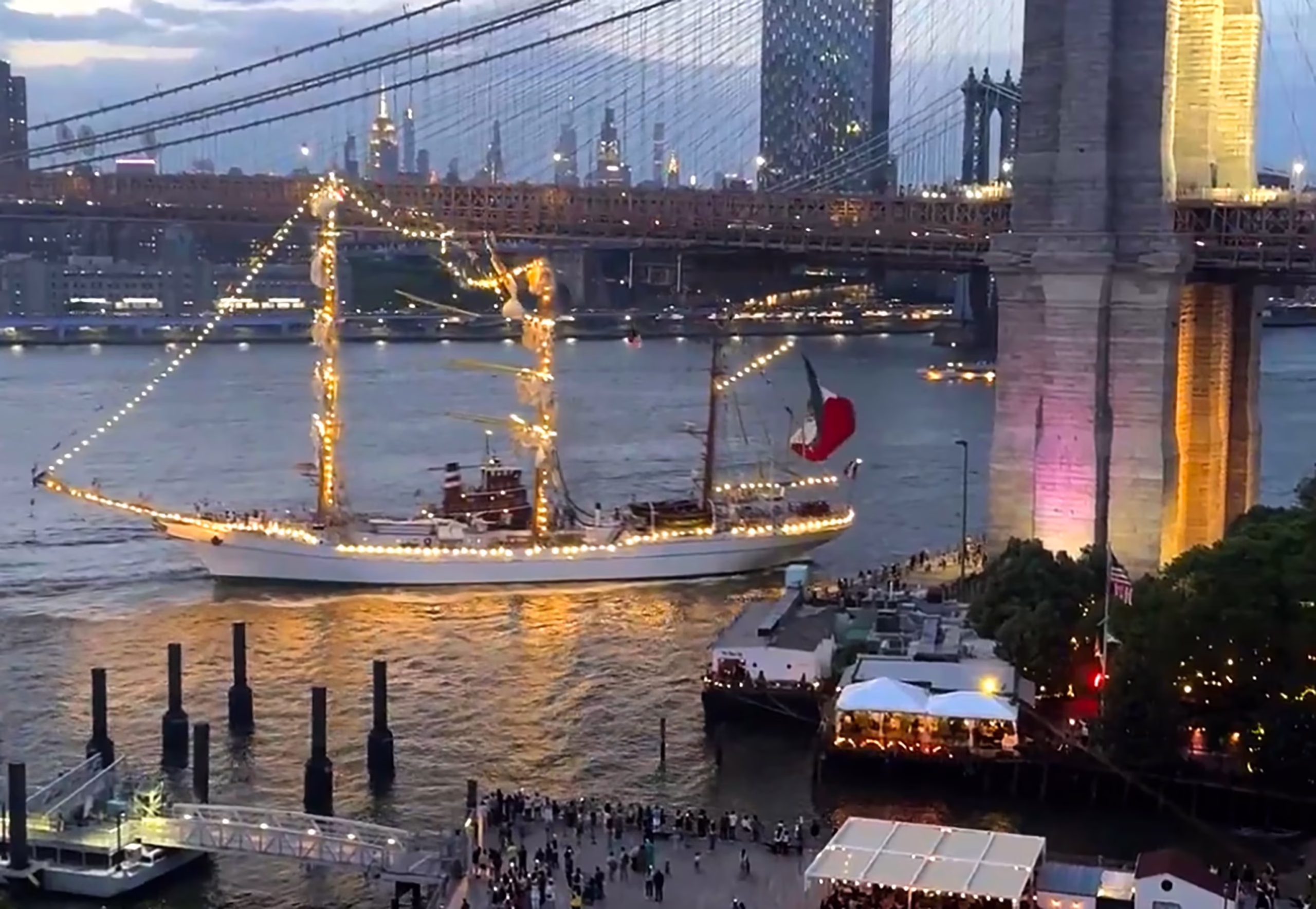 Two killed in ship collision at New York City's Brooklyn Bridge