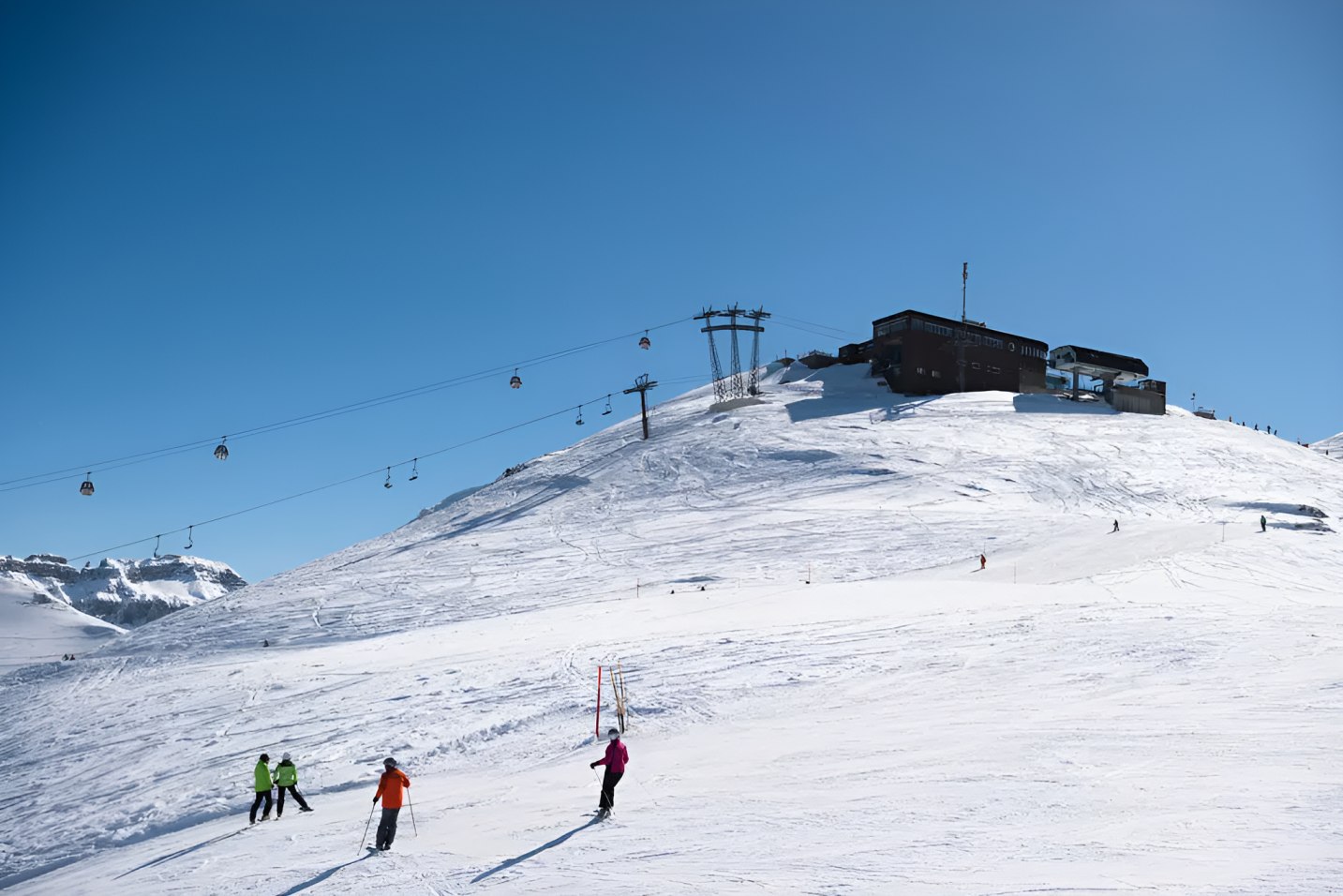 Avalanche in Swiss mountains claims two lives