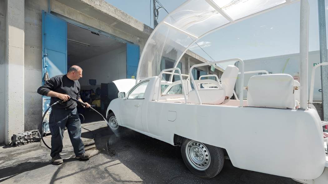 Pope Francis’ Popemobile reborn as medical clinic for Gaza children