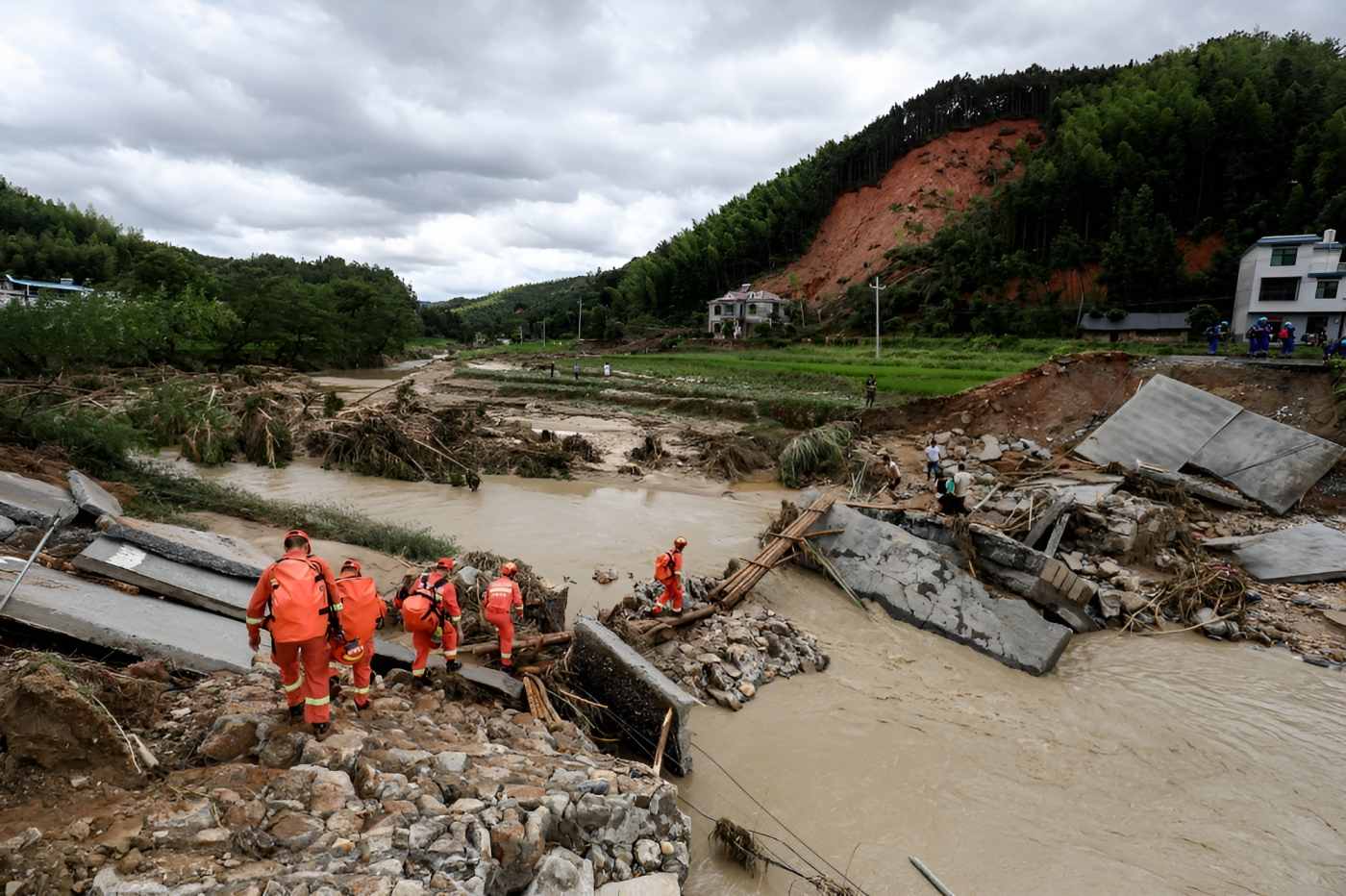 Heavy rains leave 5 dead in China's southern provinces