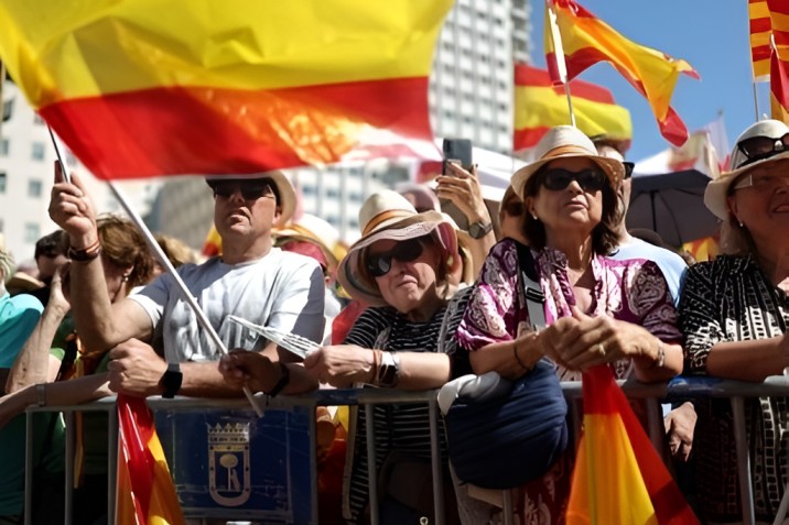 Thousands flood Madrid streets in mass anti-government protest