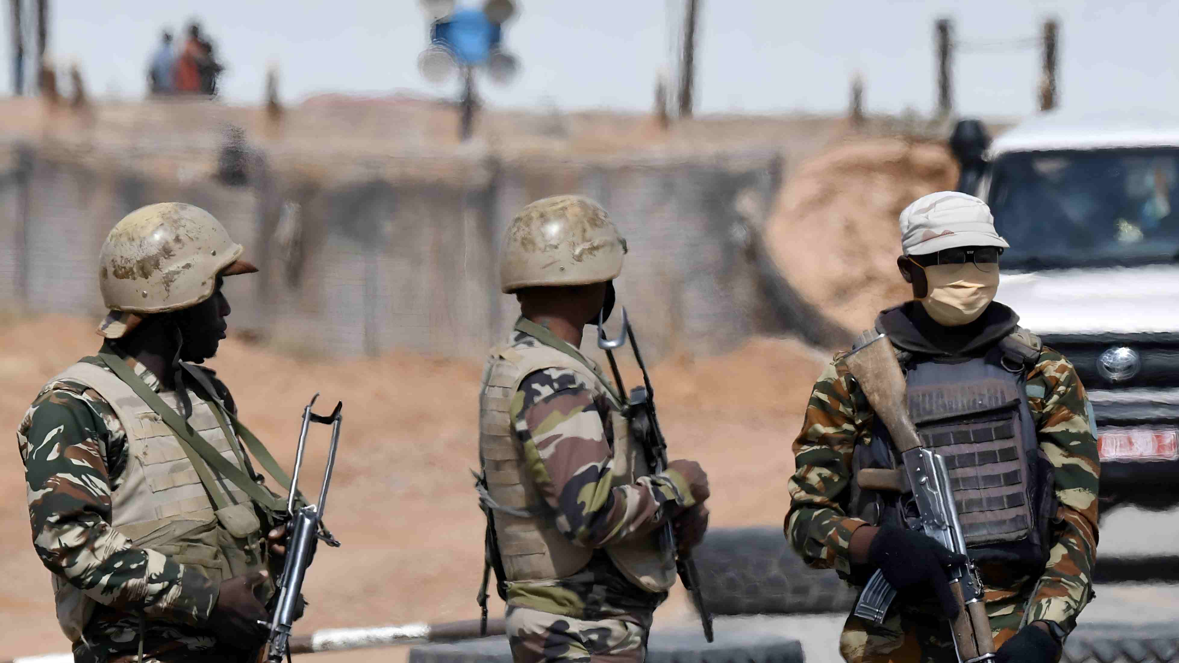 Jihadists kill 34 in raid on Niger army base near Mali border