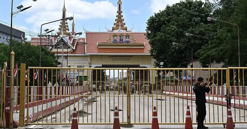 Tourists affected as Thailand closes border with Cambodia